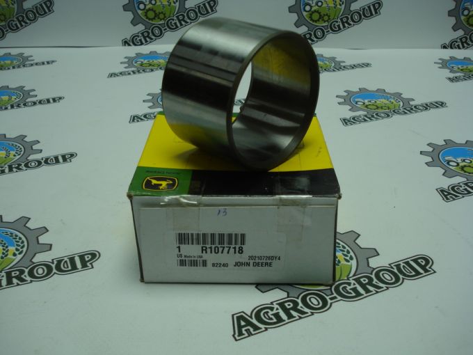 R107718 Втулка осі качіння